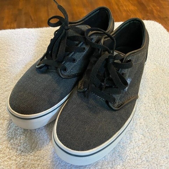 VANS Youth Textile Style Black White Gray Size 6 Sneakers - Picture 1 of 5